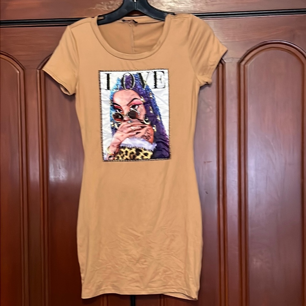 Minette Pop Art Jeweled Short Sleeve Dress Size Medium
